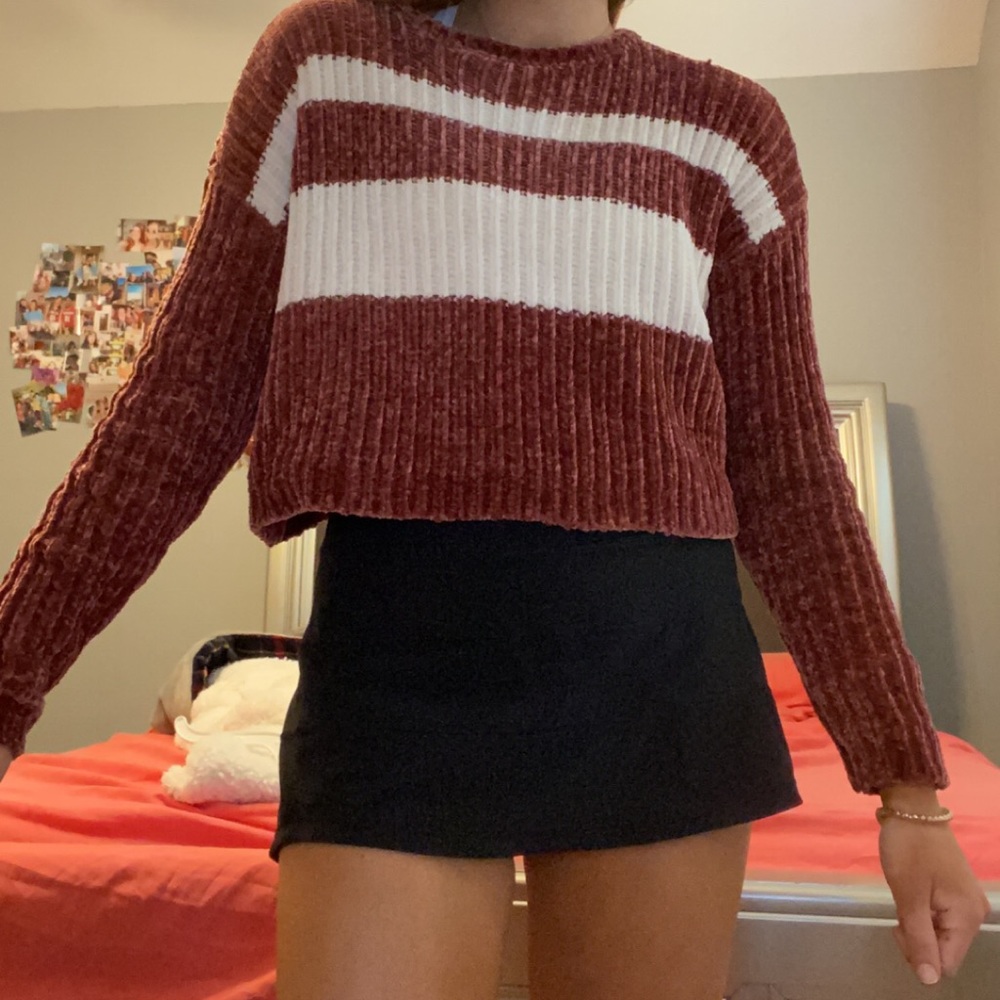 cropped sweater perfect for winter!
